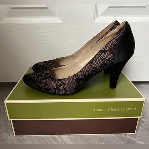 NATURALIZER | Lace High Heel